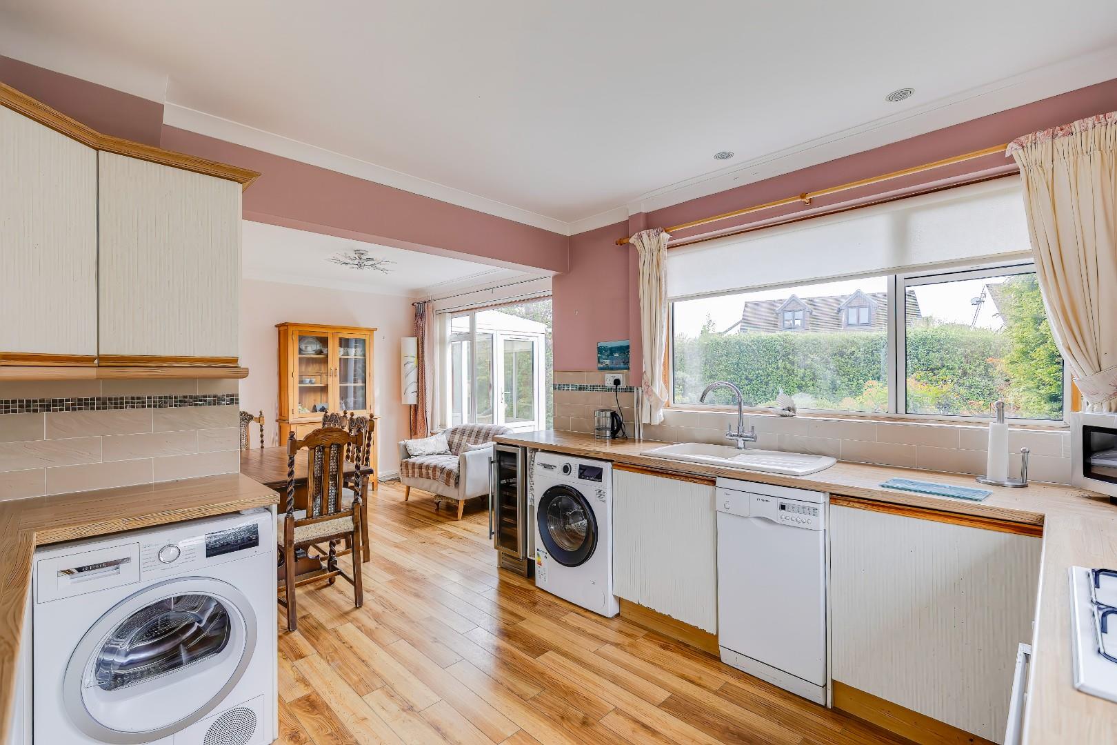 23 Knowbury Avenue, Penarth, CF64 5RX